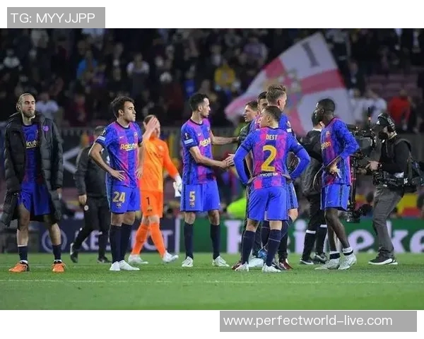 欧联杯激战巴萨与拜仁平局红牌争议引发全场热议与高潮