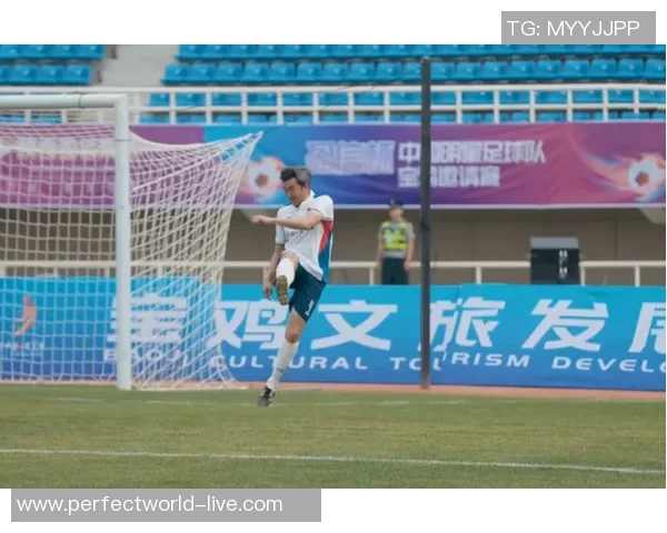 国王杯激战AC米兰与尤文图斯战成平局逆转瞬间点燃全场激情