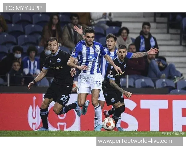 国王杯激战巴萨与波尔图互交白卷神扑瞬间成比赛焦点引发热议