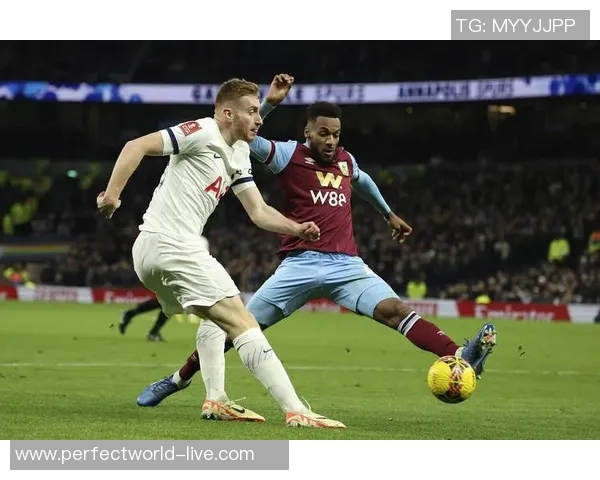 足总杯波尔图小胜那不勒斯红牌争议引发全场热议