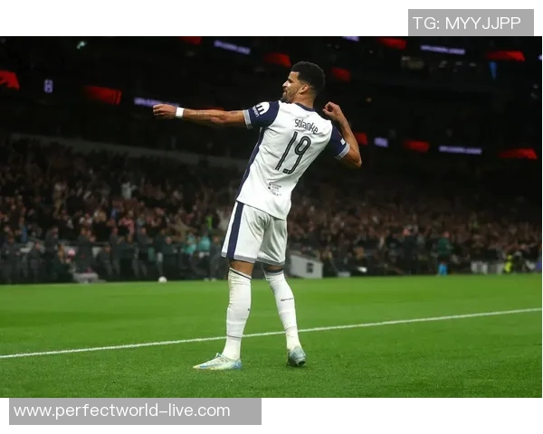 意甲激战热刺与巴萨握手言和红牌事件引发全场热议与争议